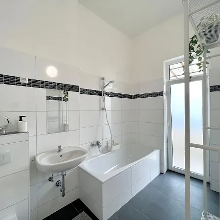 Jungle Retreat Im Zentrum Apartment *